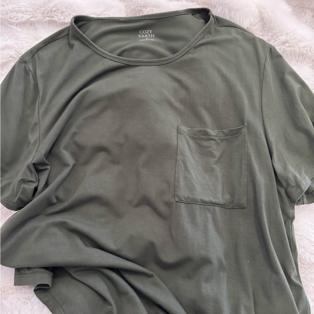 Cozy Earth Bamboo Stretch-Knit Lounge Tee
- Medium 💚🌲🫒